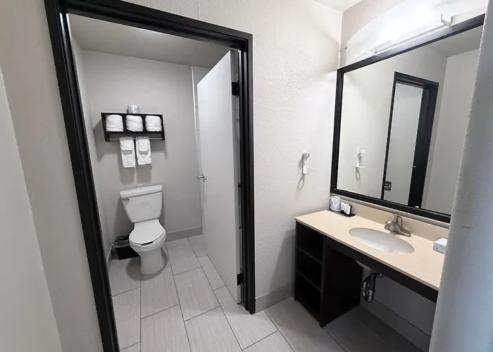 Baymont By Wyndham Henderson-Northeast Denver